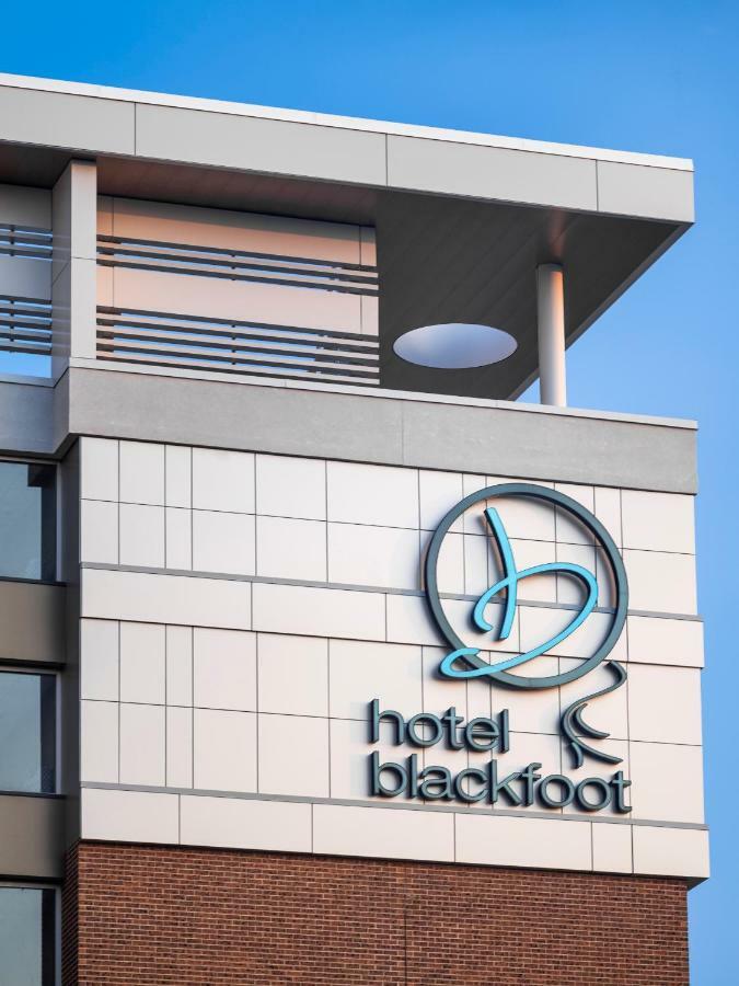 Hotel Blackfoot Калґарі Екстер'єр фото